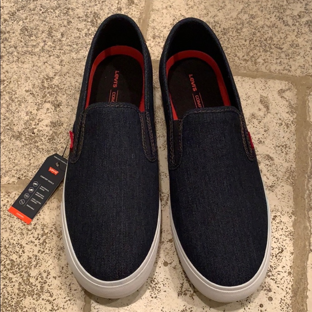Levi’s comfort men’s shoes, 10.5, never worn